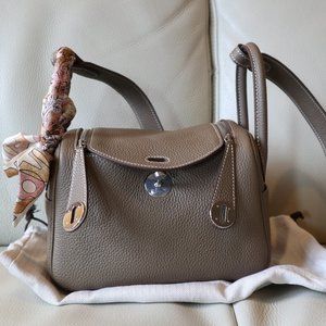 Etoupe Shoulder Bag